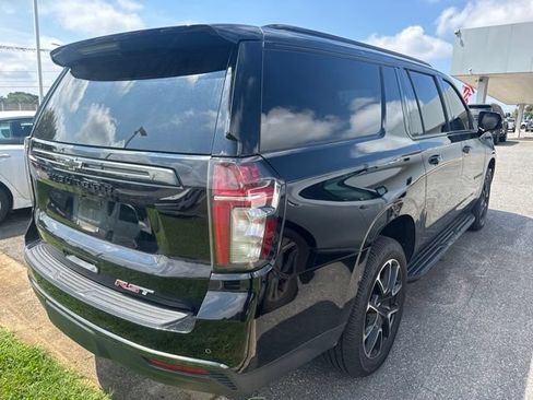 Used 2021 Chevrolet Suburban RST w/ Luxury Package AWD/4WD image 4