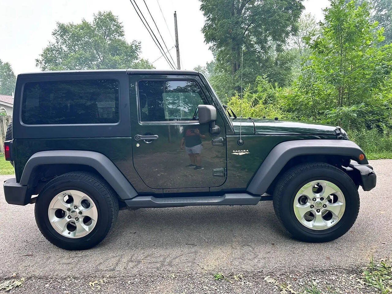Used 2011 Jeep Wrangler Sahara w/ Dual Top Group AWD/4WD image 6