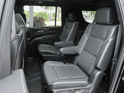 Used 2023 Cadillac Escalade ESV Premium Luxury RWD image 19