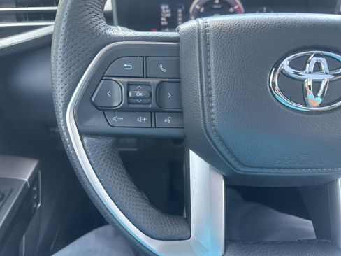 Used 2025 Toyota Tundra Limited AWD/4WD image 35