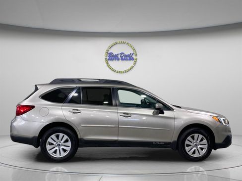 Used 2016 Subaru Outback 2.5i Premium AWD/4WD image 6