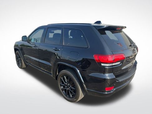 Used 2022 Jeep Grand Cherokee Laredo X image 8