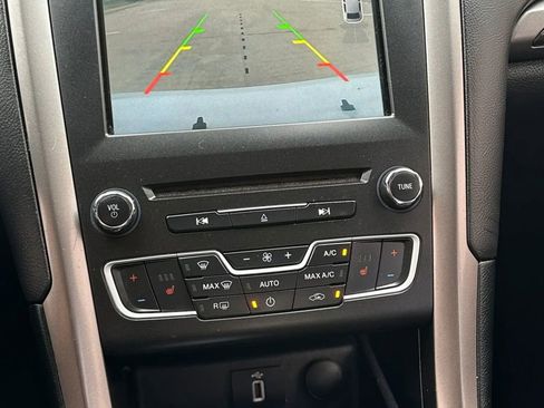 Used 2018 Ford Fusion SE w/ Equipment Group 602A FWD image 31