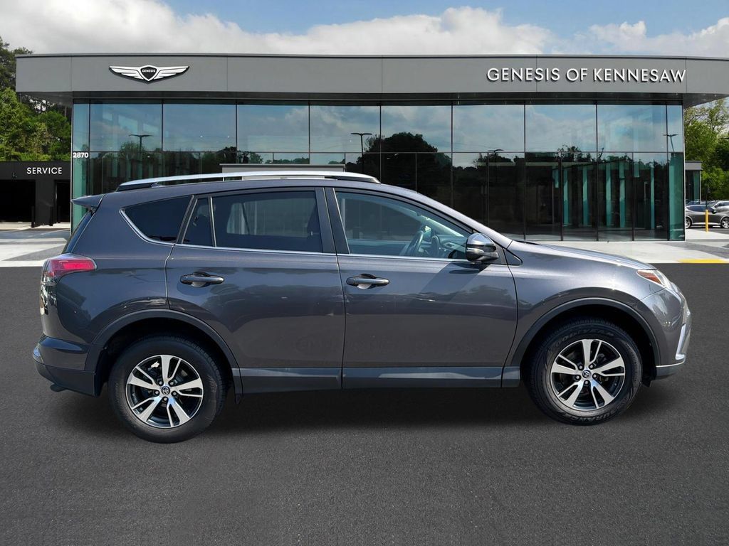 Used 2016 Toyota RAV4 XLE AWD/4WD image 9