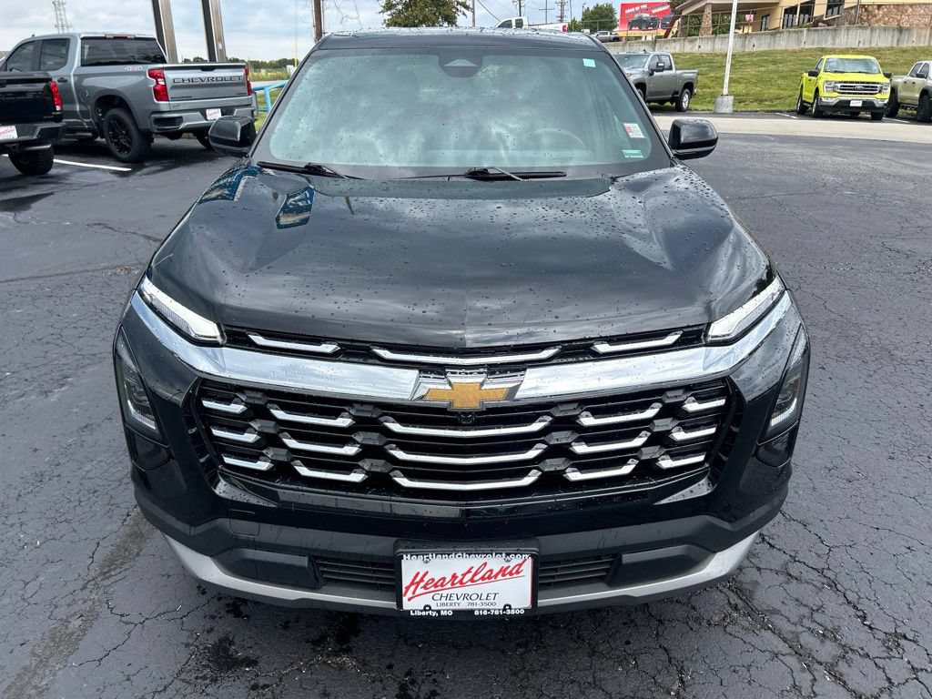 Used 2026 Chevrolet Equinox LT AWD/4WD image 2