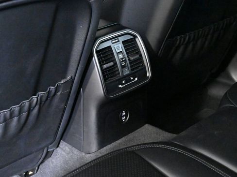 Certified 2024 Porsche Macan S AWD/4WD image 20