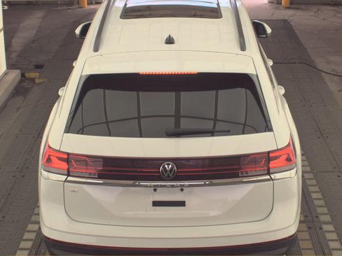 Used 2024 Volkswagen Atlas SE FWD image 6