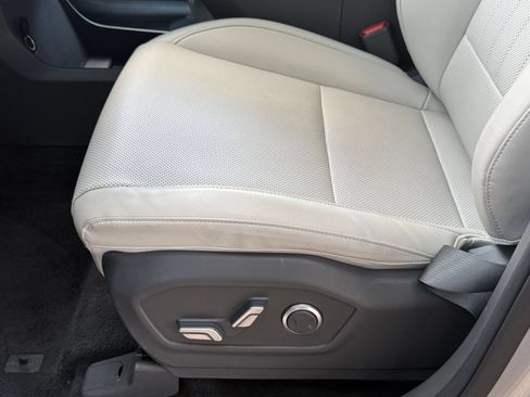 Used 2025 Hyundai Santa Fe SEL AWD/4WD image 23