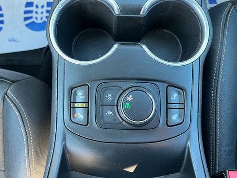 Used 2021 GMC Terrain SLT w/ Elevation Edition image 21