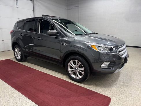 Used 2019 Ford Escape SE image 9