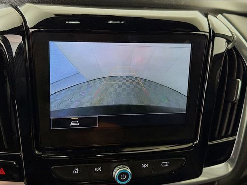Used 2022 Chevrolet Traverse LT image 16