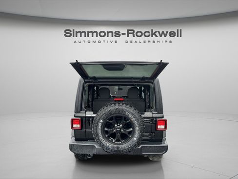 Used 2022 Jeep Wrangler Willys image 12