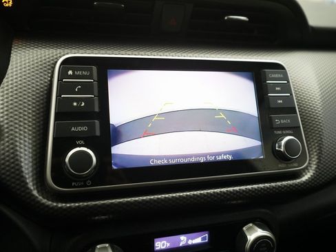 Used 2018 Nissan Kicks SV image 19