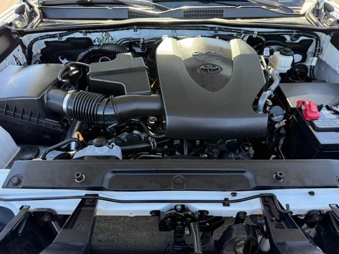 Used 2023 Toyota Tacoma TRD Off-Road image 32