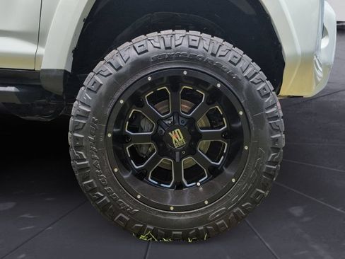 Used 2018 Toyota 4Runner SR5 Premium AWD/4WD image 24
