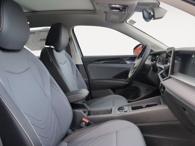 Certified 2026 Volkswagen Tiguan SE w/ Panoramic Sunroof Package AWD/4WD image 15
