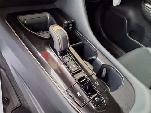 New 2026 Toyota Crown Platinum image 17