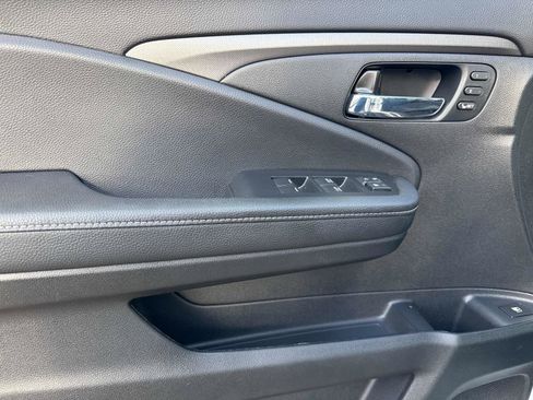 Certified 2025 Honda Ridgeline RTL image 18