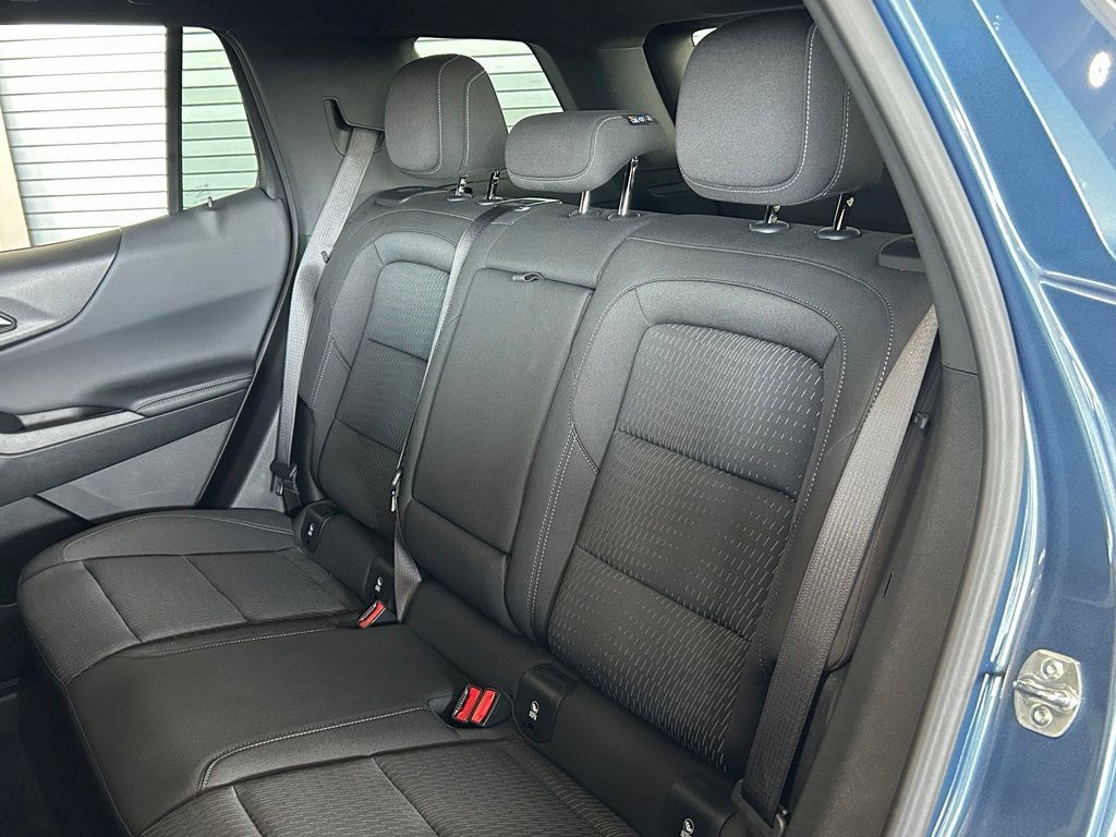 Used 2026 Chevrolet Equinox LT FWD image 39