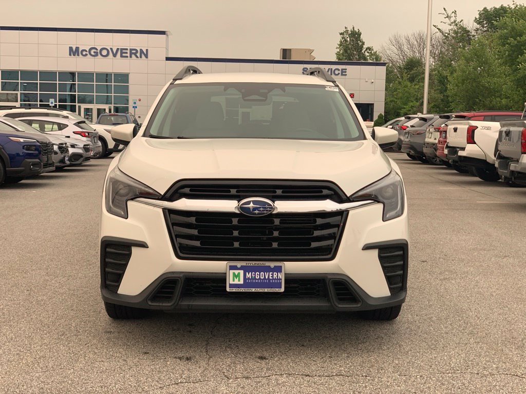 Used 2024 Subaru Ascent Premium w/ Convenience Package AWD/4WD image 2