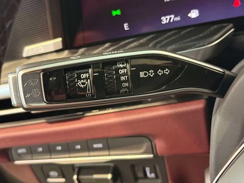 Used 2026 Cadillac Escalade Luxury w/ LPO, Floor Liner Package AWD/4WD image 29