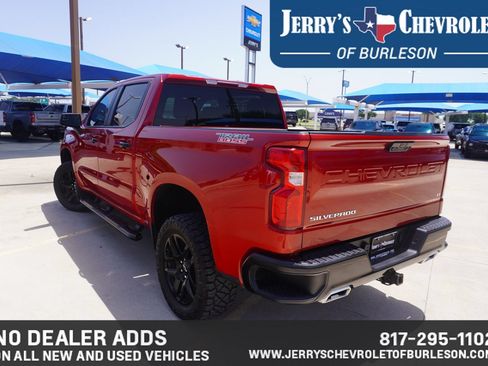 Used 2024 Chevrolet Silverado 1500 LT Trail Boss AWD/4WD image 4