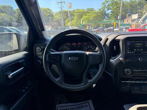 Used 2019 Chevrolet Silverado 1500 Custom Trail Boss w/ Custom Convenience Package AWD/4WD image 17