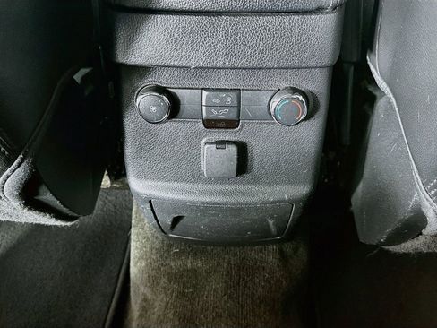 Used 2017 Ford Explorer XLT w/ Equipment Group 202A FWD image 22
