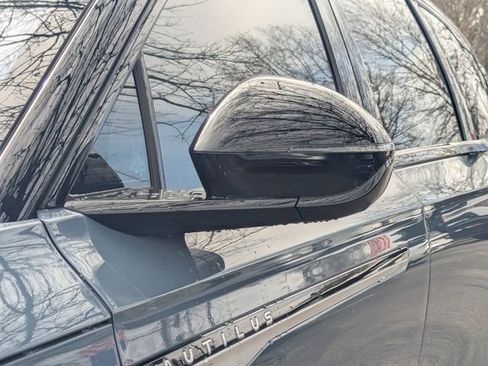 New 2026 Lincoln Nautilus Reserve AWD/4WD image 12