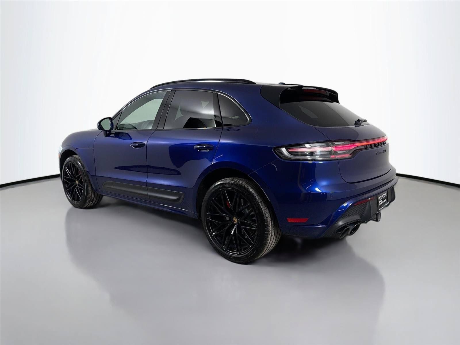 Certified 2023 Porsche Macan GTS w/ Premium Package Plus AWD/4WD image 3