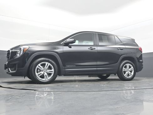 Used 2024 GMC Terrain SLE AWD/4WD image 25