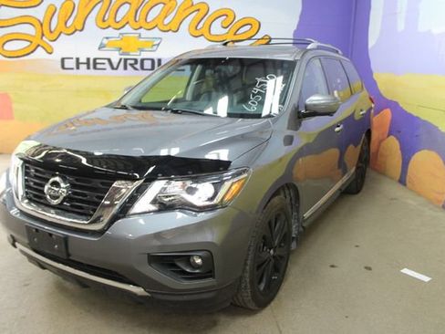 Used 2019 Nissan Pathfinder Platinum AWD/4WD image 4