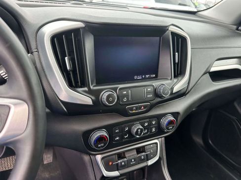 Used 2024 GMC Terrain SLT AWD/4WD image 29