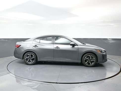 Used 2024 Nissan Sentra SV image 4