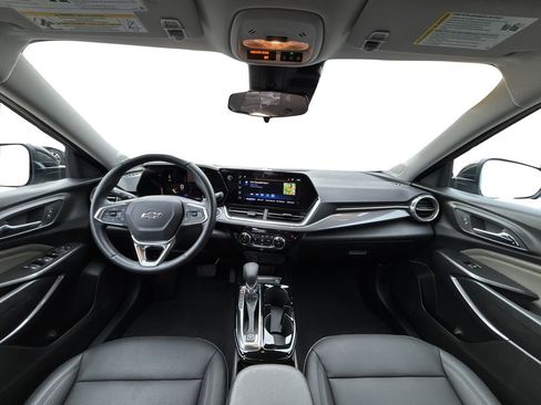 Used 2025 Chevrolet Trax ACTIV w/ Driver Confidence Package image 17