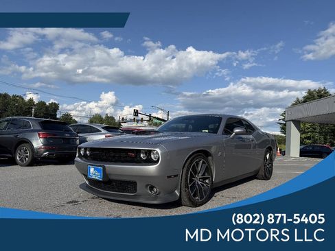 Used 2017 Dodge Challenger R/T Scat Pack RWD image 1