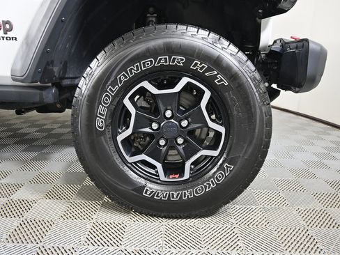 Used 2020 Jeep Gladiator Rubicon image 12