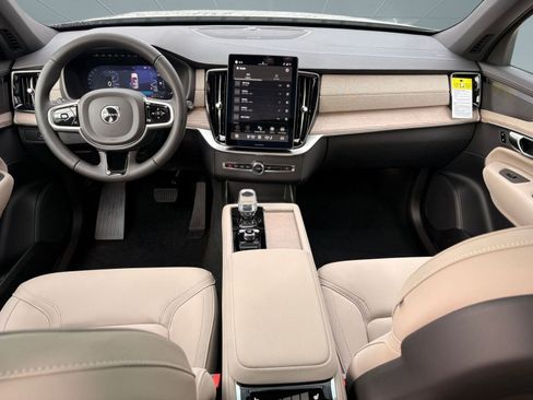 New 2026 Volvo XC90 B6 Plus w/ Protection Package Premier AWD/4WD image 16