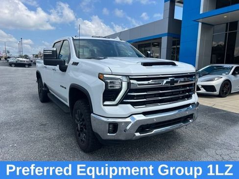 Used 2025 Chevrolet Silverado 2500 LTZ w/ LTZ Premium Package AWD/4WD image 2
