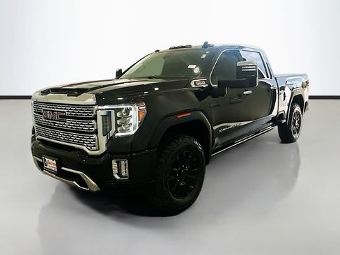Used 2021 GMC Sierra 2500 Denali w/ Denali Black Diamond Edition AWD/4WD image 3