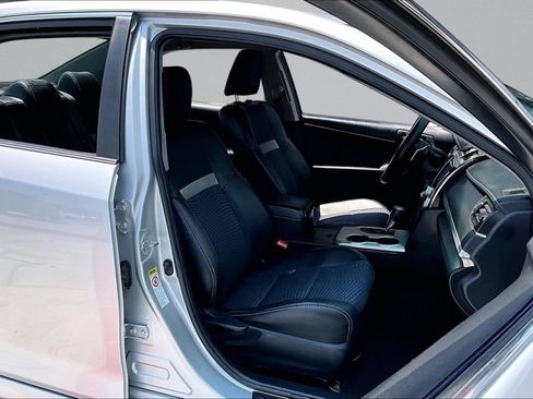 Used 2012 Toyota Camry SE FWD image 29