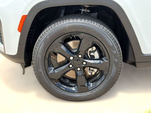 New 2026 Jeep Grand Cherokee L Limited w/ Limited Altitude Package AWD/4WD image 12