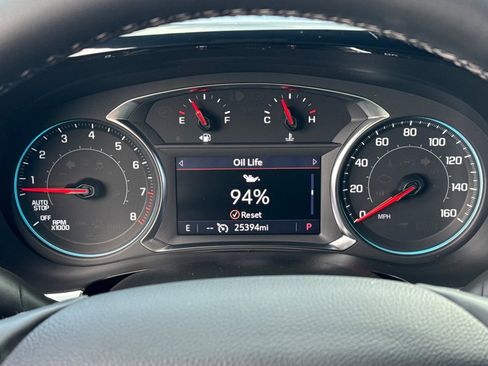 Used 2023 Chevrolet Traverse LT image 38