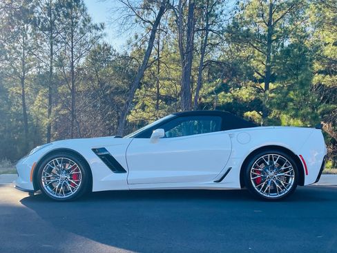 Used 2015 Chevrolet Corvette Z06 w/ 3LZ Preferred Equipment Group image 21