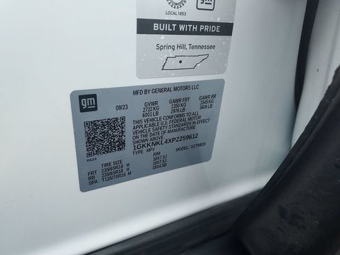 Used 2023 GMC Acadia SLE FWD image 23