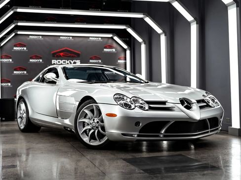 Used 2006 Mercedes-Benz SLR image 3