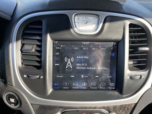 Used 2019 Chrysler 300 Limited image 19