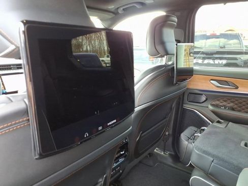 New 2026 Jeep Grand Cherokee L Summit image 8