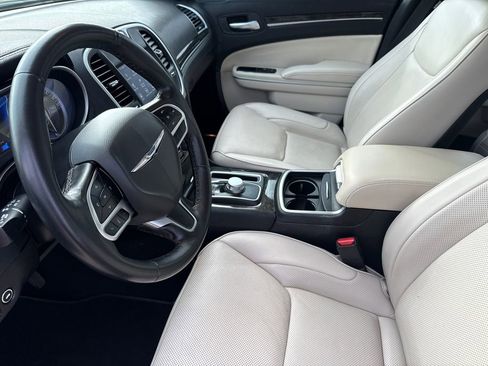 Used 2022 Chrysler 300 Touring L w/ Popular Equipment Group RWD image 19