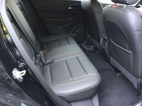 Used 2025 Chevrolet Trax RS w/ Sunroof Package FWD image 5
